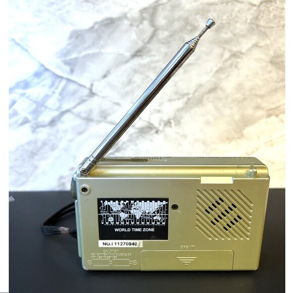 Bell & Howell Portable FM/MW/SW 9 Band World Receiver Radio - Picture 5 of 10